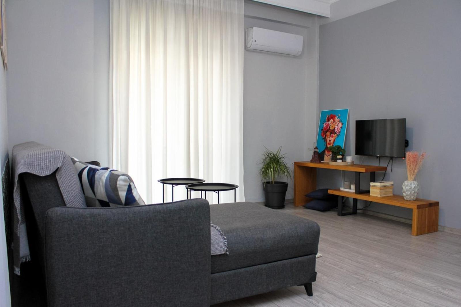 Johnny's Apartment *